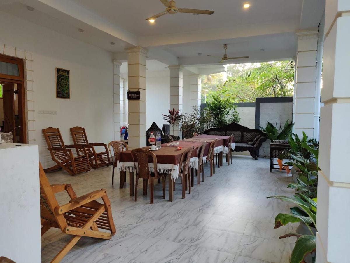 韦利格默 Surf'N Lanka - Surf School酒店 外观 照片